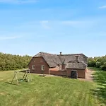 18-person Pool House In Husby With Large Outdoor Hot Tub And Many Facilities Дом отдыха Ulfborg