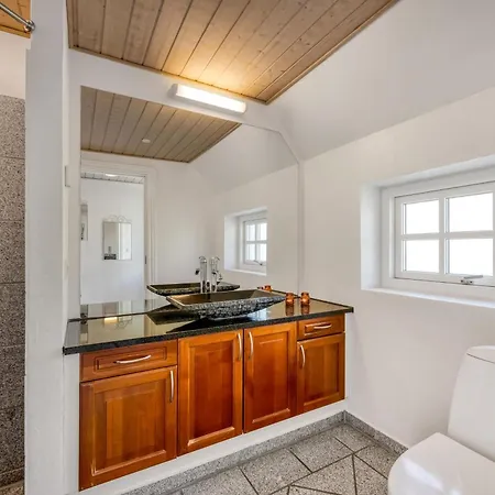 Casa vacanze 18-person Pool House In Husby With Large Outdoor Hot Tub And Many Facilities Ulfborg