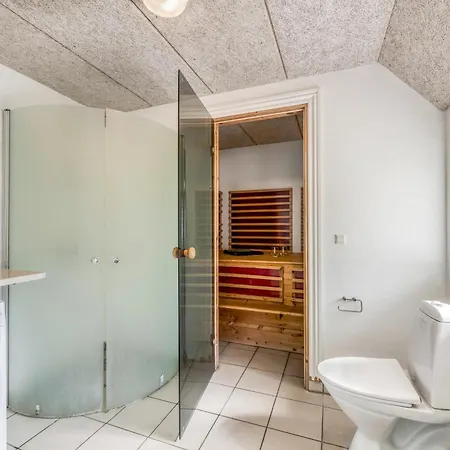 Casa vacanze 18-person Pool House In Husby With Large Outdoor Hot Tub And Many Facilities *
