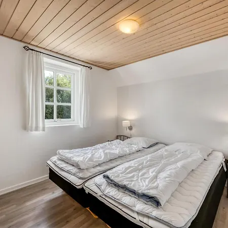 Дом отдыха 18-person Pool House In Husby With Large Outdoor Hot Tub And Many Facilities Ulfborg