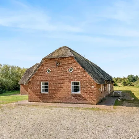 Casa vacanze 18-person Pool House In Husby With Large Outdoor Hot Tub And Many Facilities Ulfborg